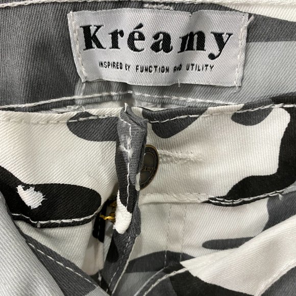 Men's Camo Cargo Shorts By Kreamy Size Small Black Gray White 4 Pockets Belt New - Picture 11 of 12
